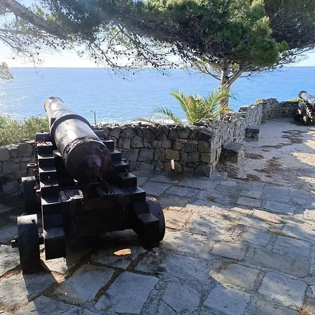 בית הארחה Agrilunassa Eco And