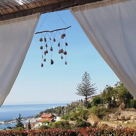 Affittacamere Agrilunassa Eco Guesthouse&cottage 3*