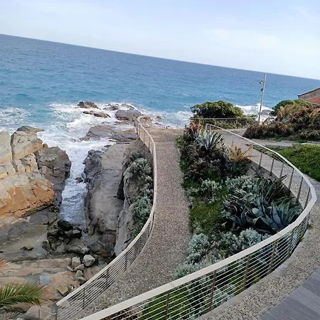 Agrilunassa Eco And Πανσιόν Bordighera